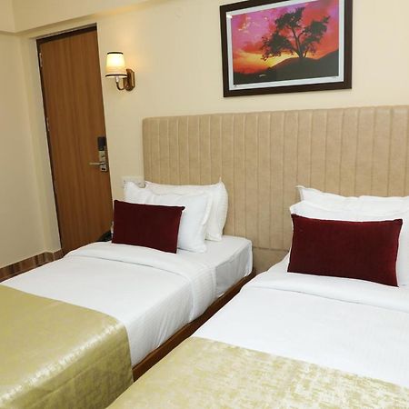 Gadiraju Palace Convention Centre & Hotel Visakhapatnam Buitenkant foto