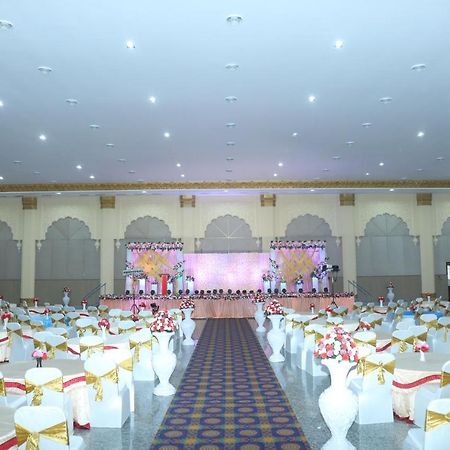 Gadiraju Palace Convention Centre & Hotel Visakhapatnam Buitenkant foto