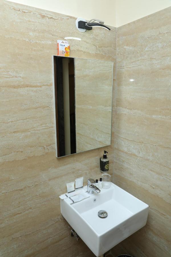Gadiraju Palace Convention Centre & Hotel Visakhapatnam Buitenkant foto