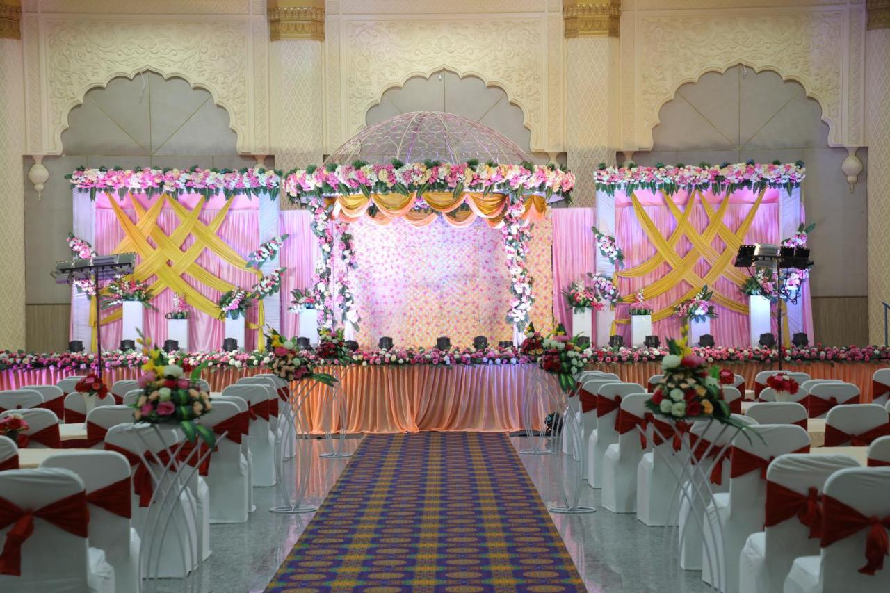 Gadiraju Palace Convention Centre & Hotel Visakhapatnam Buitenkant foto