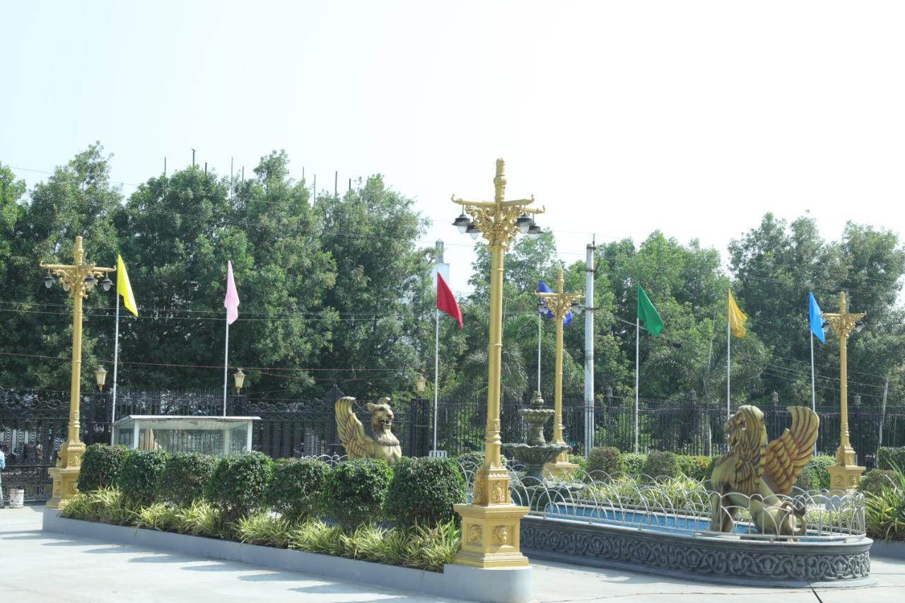 Gadiraju Palace Convention Centre & Hotel Visakhapatnam Buitenkant foto