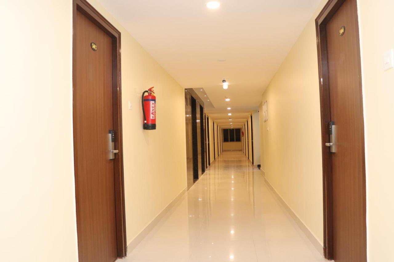 Gadiraju Palace Convention Centre & Hotel Visakhapatnam Buitenkant foto